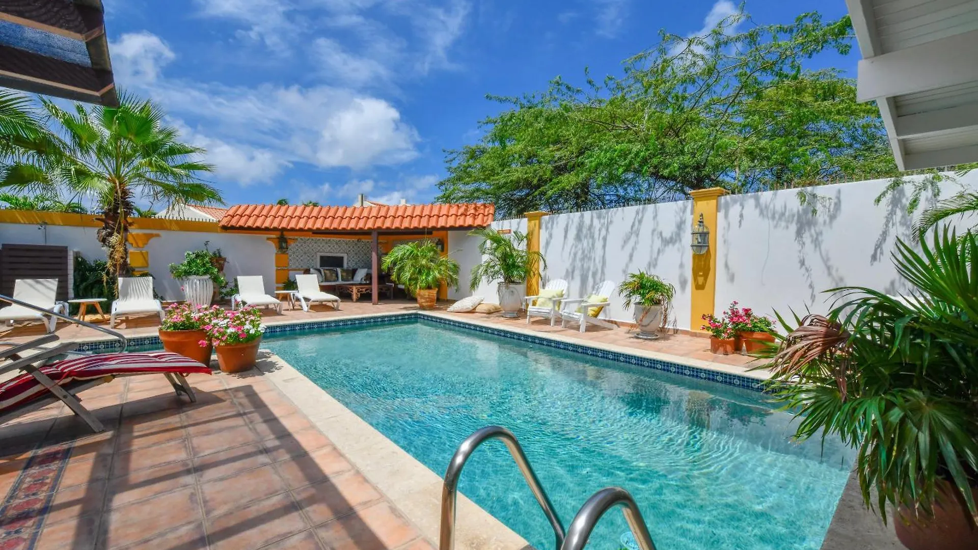Brisas Studio Apartments (Adults Only) 팜비치 아루바