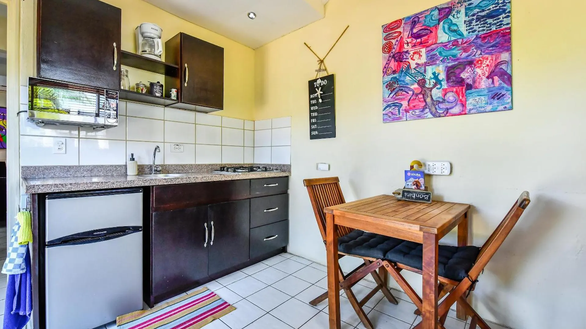 Brisas Studio Apartments (Adults Only) 팜비치