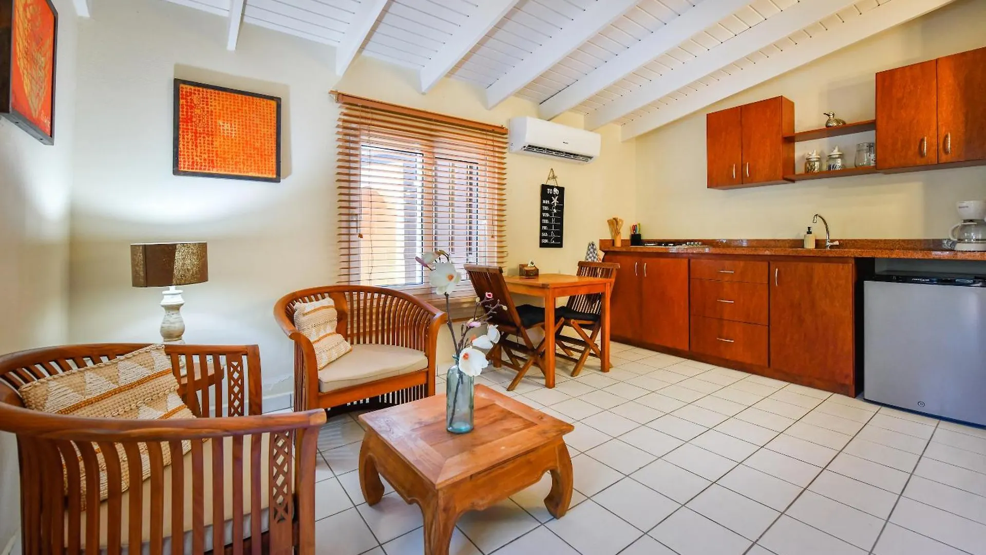 Brisas Studio Apartments (Adults Only) 팜비치 아루바