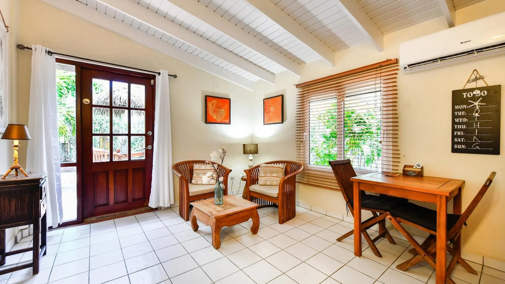 Brisas Studio Apartments (Adults Only) 팜비치 아루바